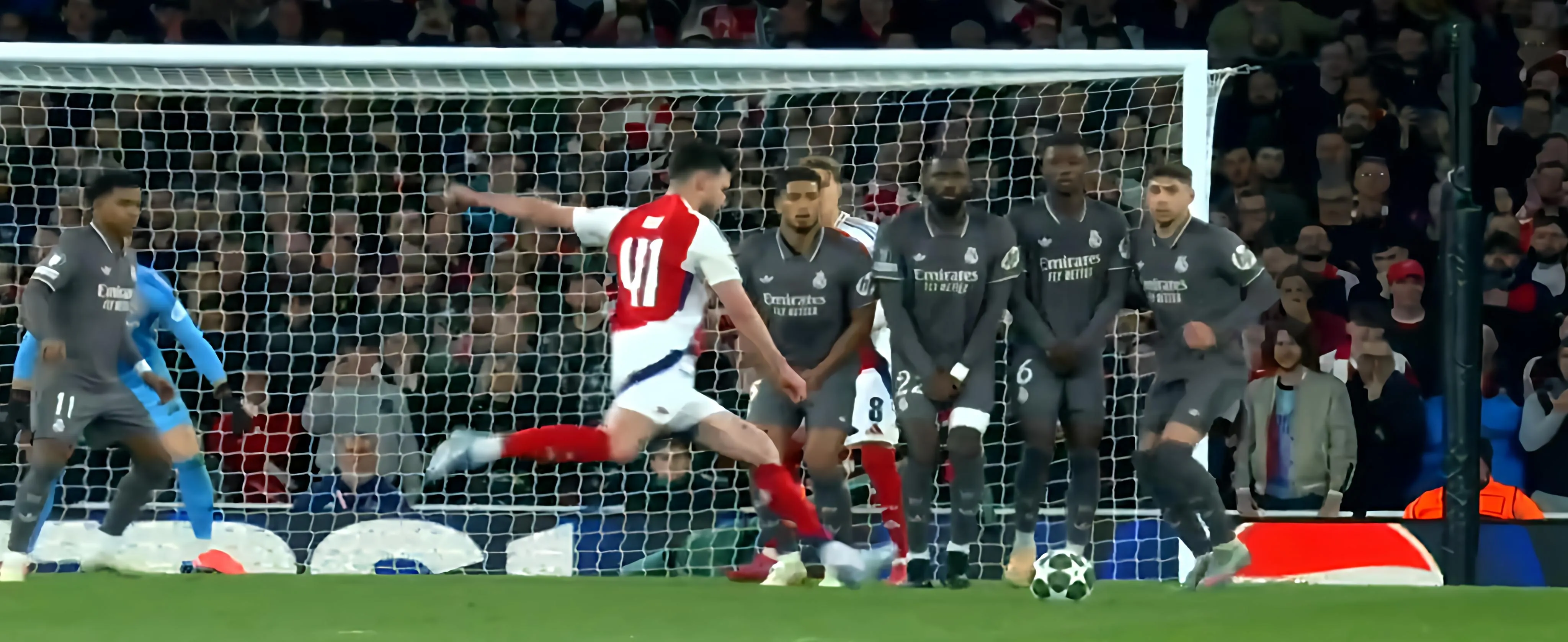 阿森纳险胜巴黎圣日耳曼,萨拉赫扑点救主亚洲杯 阿森纳险胜巴黎圣日耳曼,萨拉赫扑点救主亚洲杯