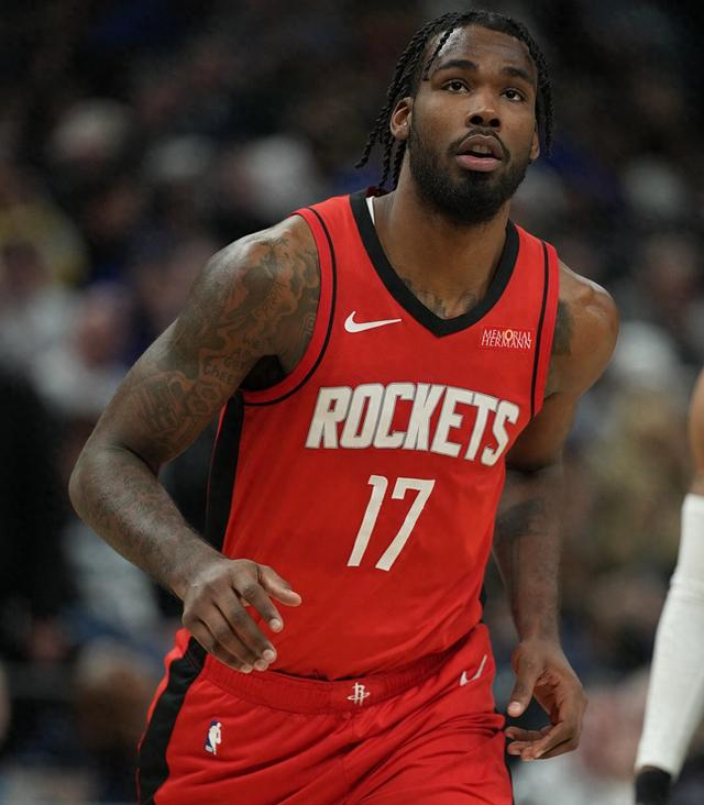 包含火箭队客场胜利，扩大领先优势至场的词条