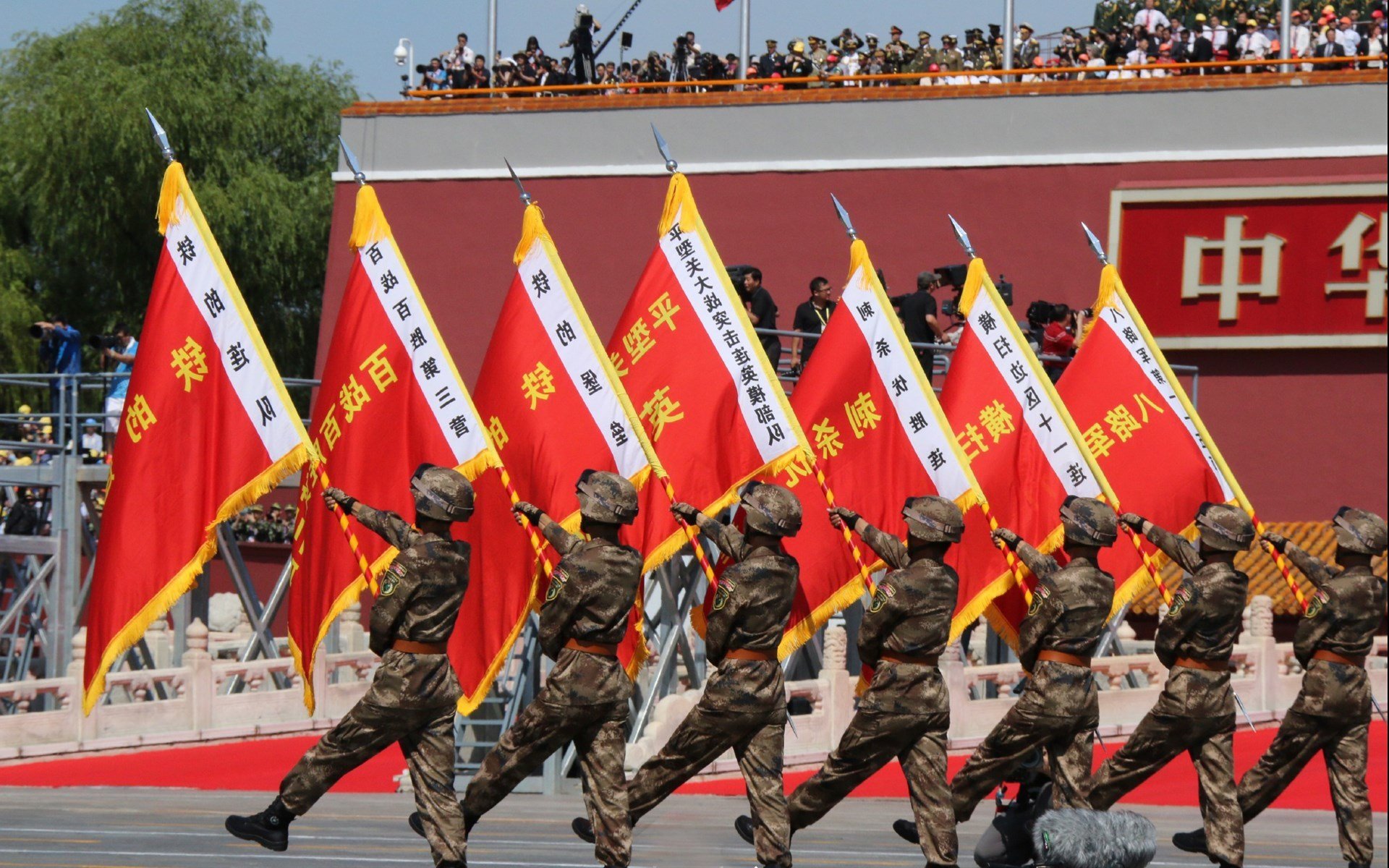 硬仗的两种面孔，从奥斯梅恩的个人神话到摩洛哥的团队胜利